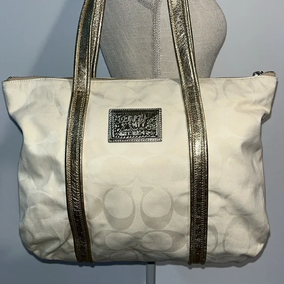 Coach Glam Poppy “Made for me by Coach” Should Bag Style 14979 - Picture 3 of 16